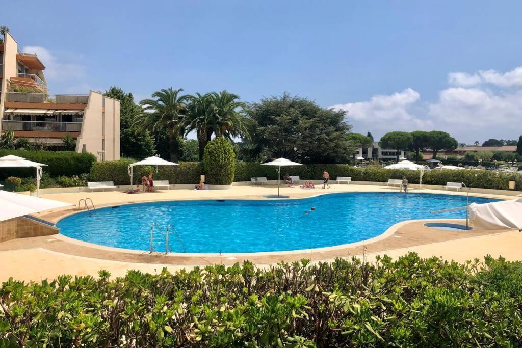 Appartement Lumineux 6 Places Avec Vue Sur Marina Mandelieu La Napoule Bagian luar foto