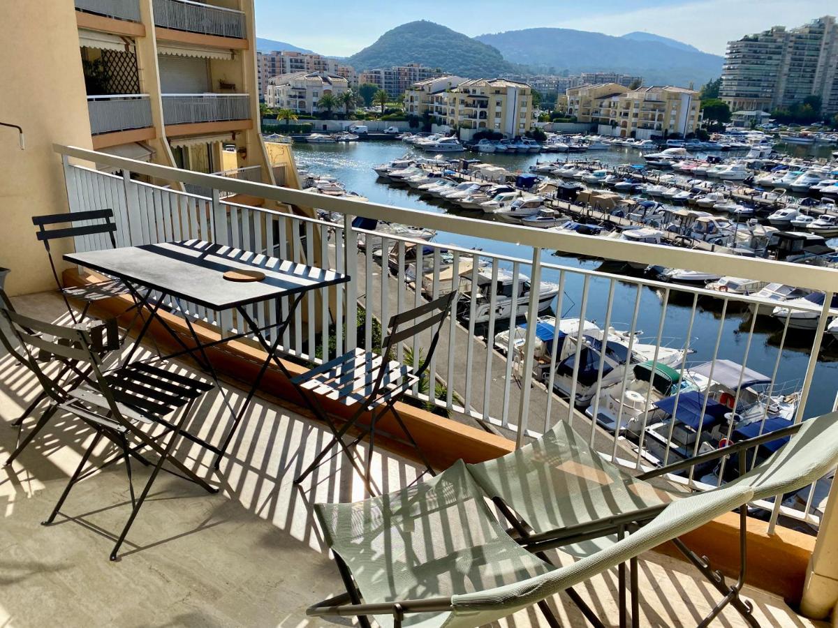 Appartement Lumineux 6 Places Avec Vue Sur Marina Mandelieu La Napoule Bagian luar foto
